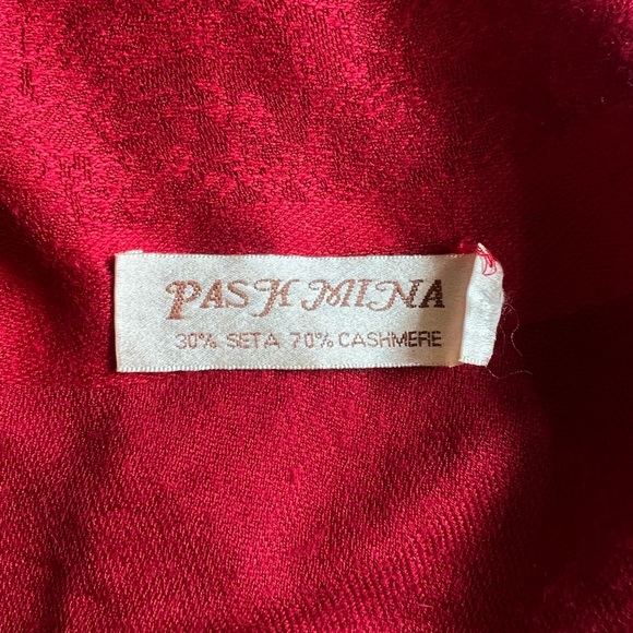 Burgundy Pashmina scarf - Picture 3 of 4